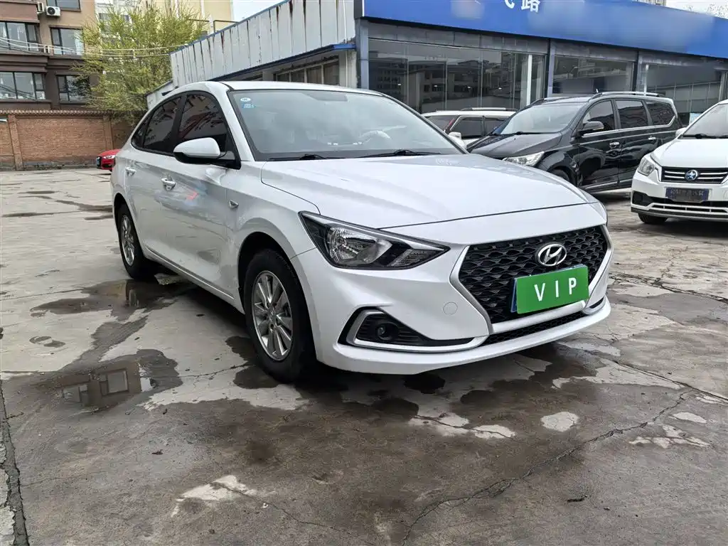 Hyundai Elantra — фото 4