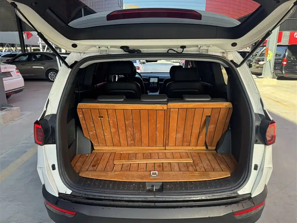 Hyundai Custo — фото 10