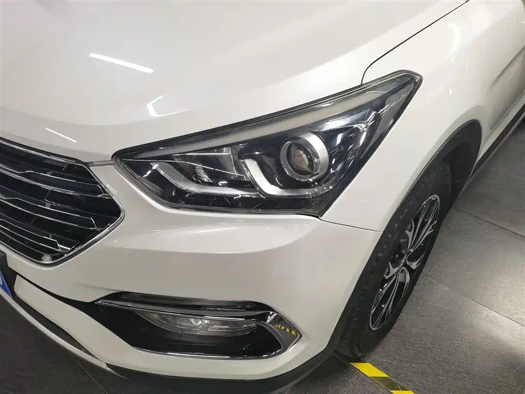 Hyundai Santa Fe — фото 3