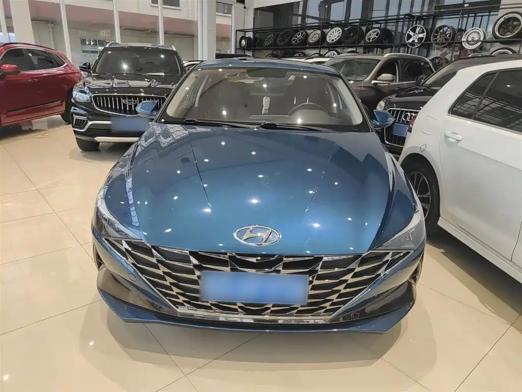 Hyundai Elantra — фото 3