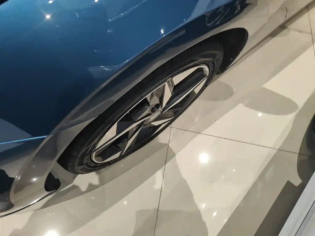 Hyundai Elantra — фото 23