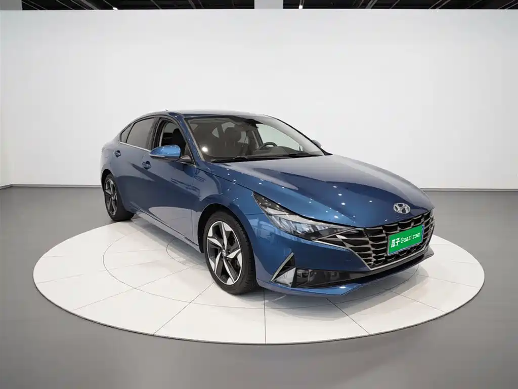 Hyundai Elantra — фото 4