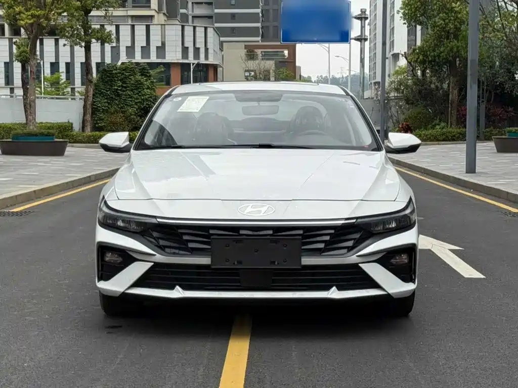 Hyundai Elantra — фото 41
