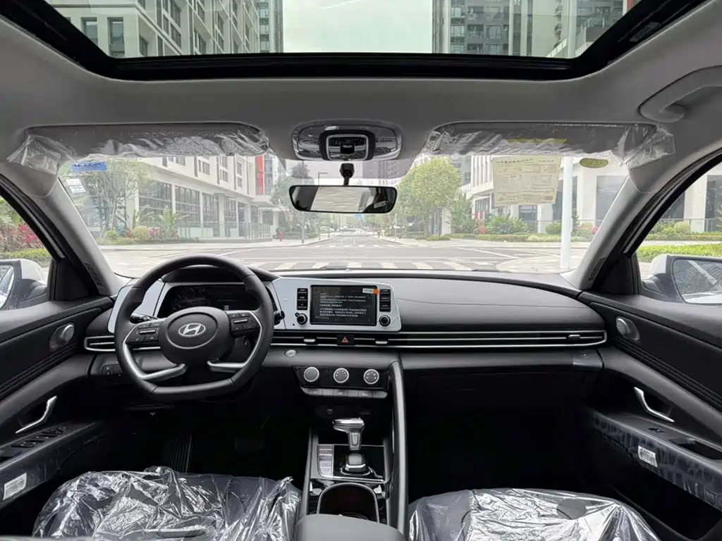 Hyundai Elantra — фото 48
