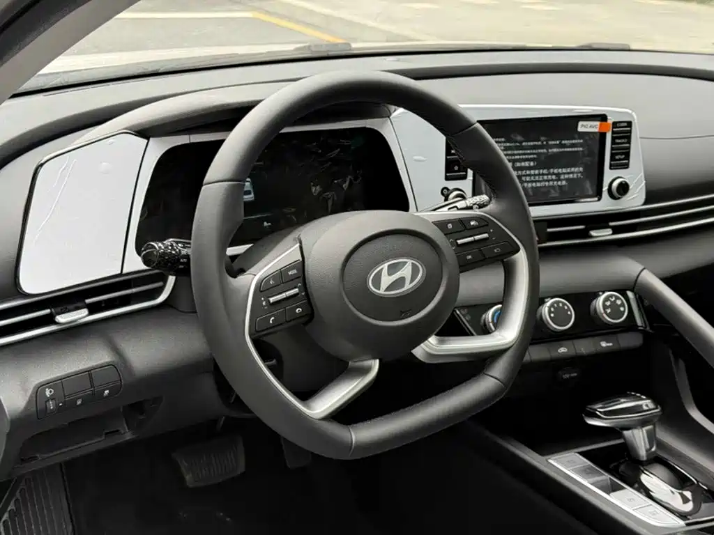 Hyundai Elantra — фото 49
