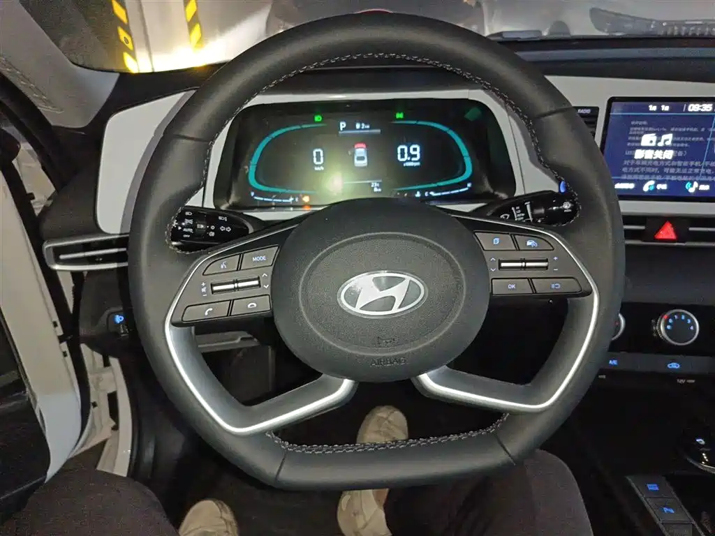 Hyundai Elantra — фото 8
