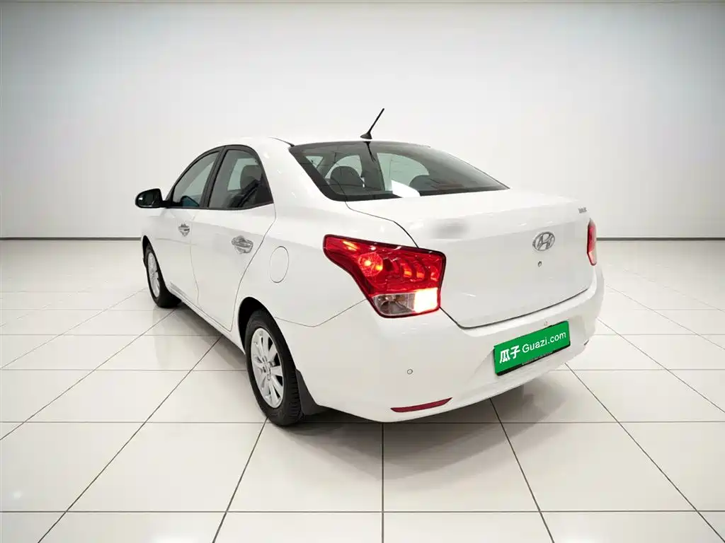 Hyundai Verna — фото 23
