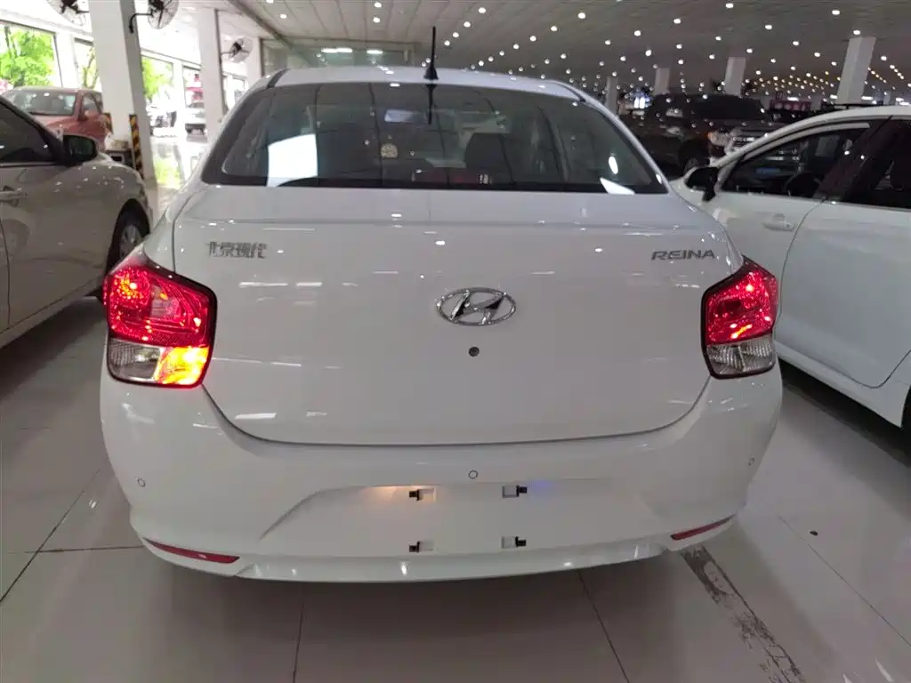Hyundai Verna — фото 4