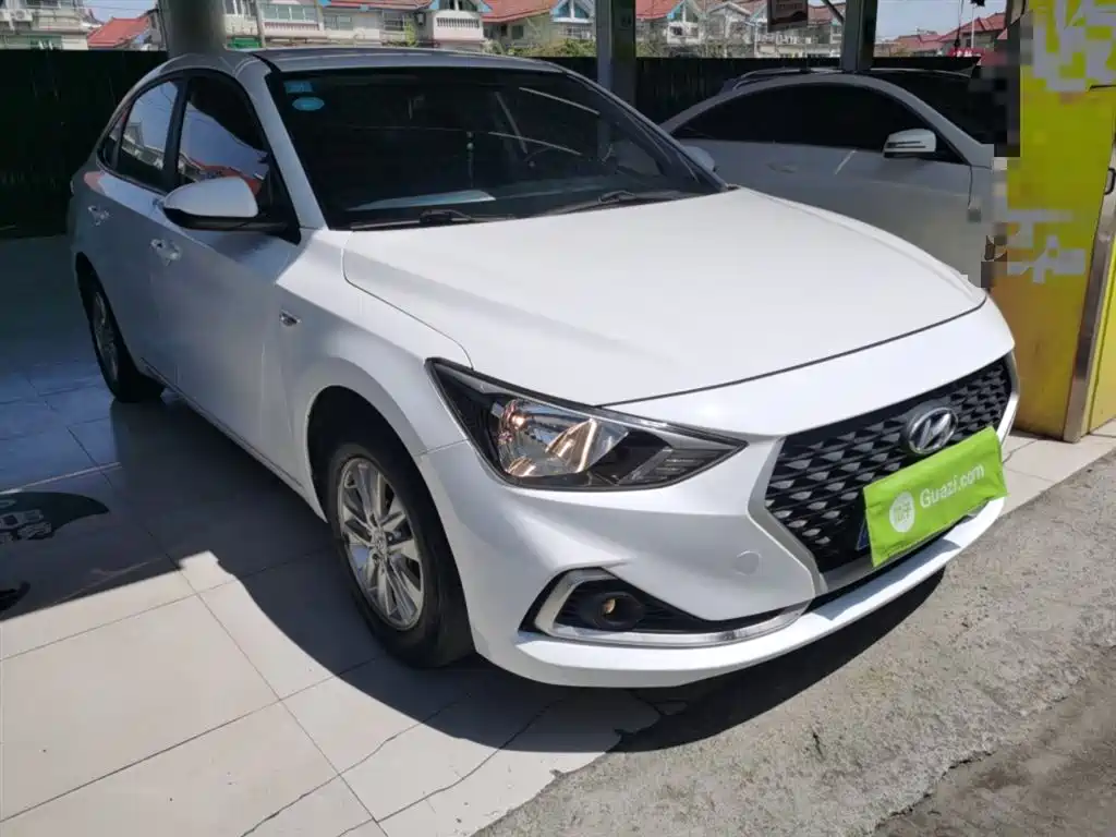 Hyundai Elantra — фото 4