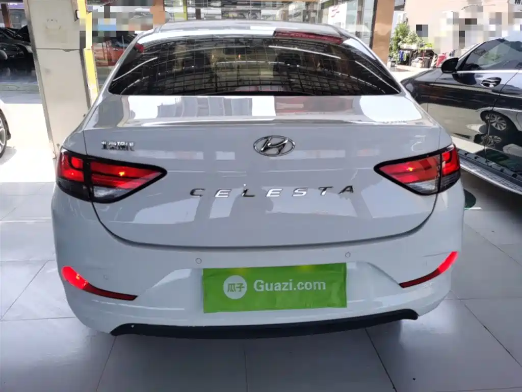 Hyundai Elantra — фото 6