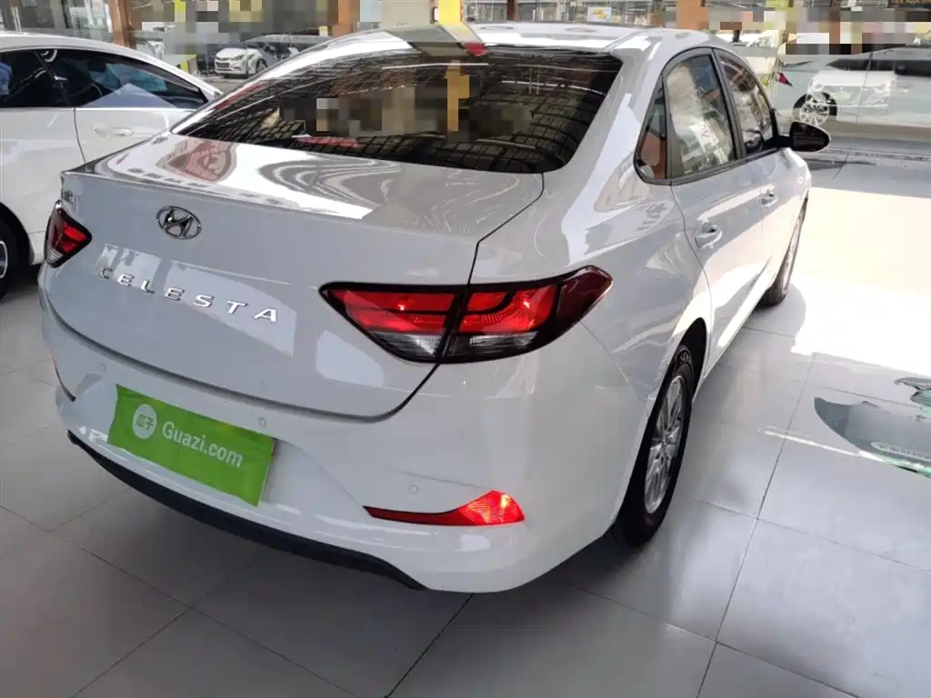 Hyundai Elantra — фото 7