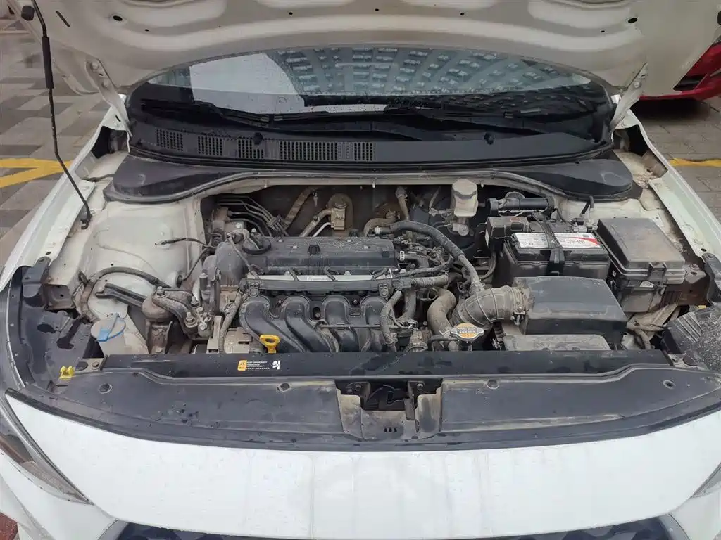 Hyundai Elantra — фото 20