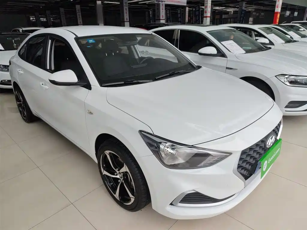 Hyundai Elantra — фото 4