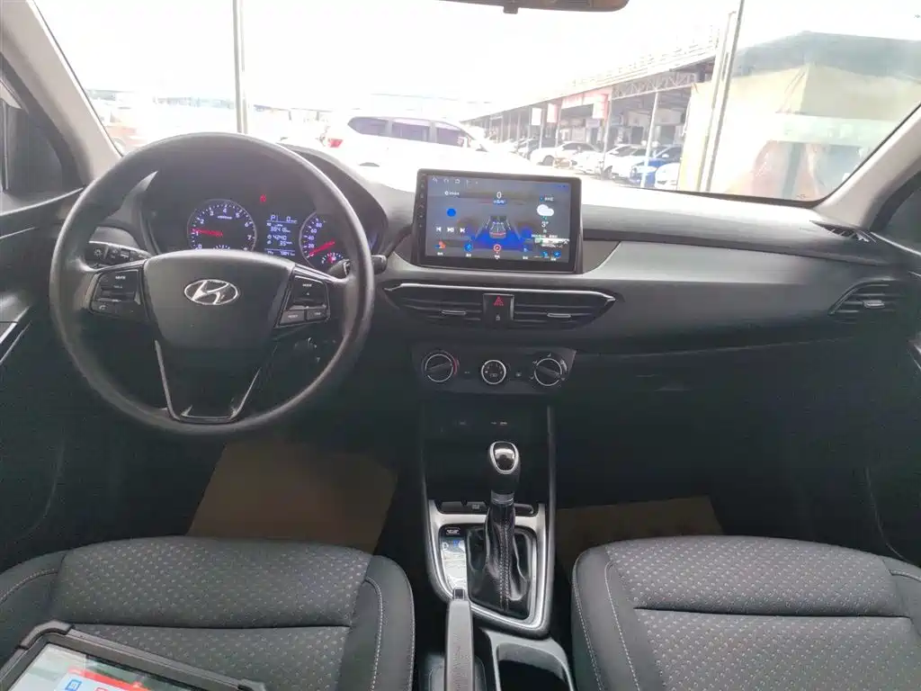 Hyundai Elantra — фото 10
