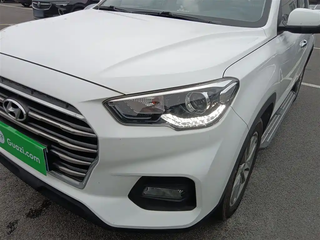Hyundai ix35 — фото 18