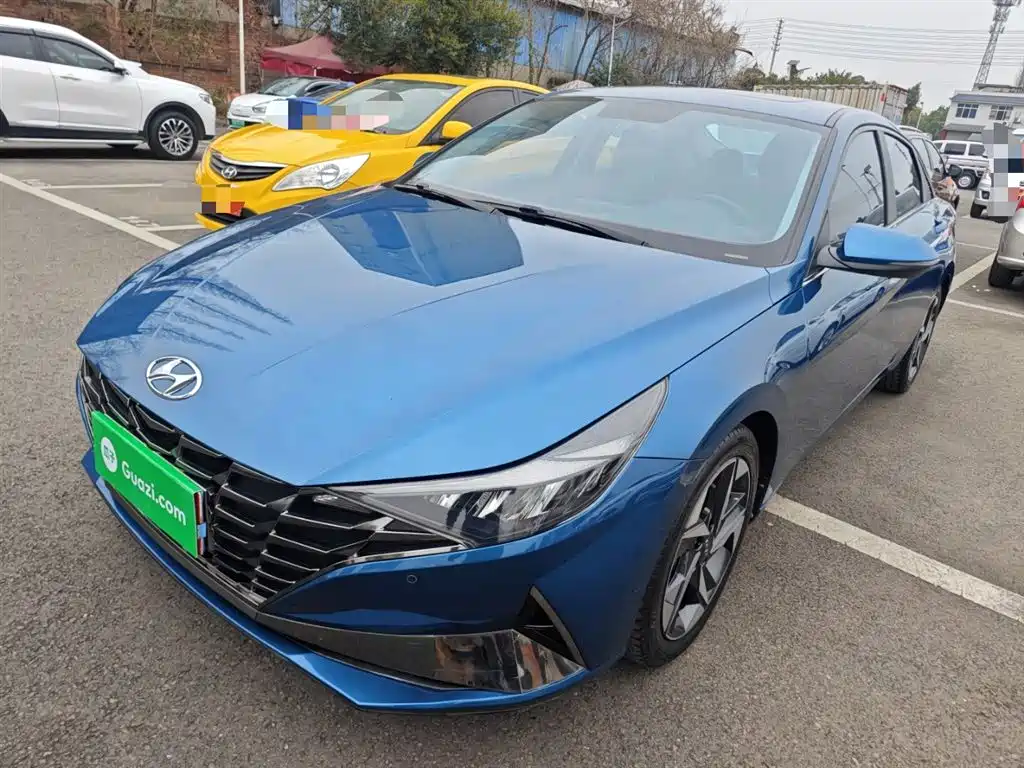 Hyundai Elantra — фото 2