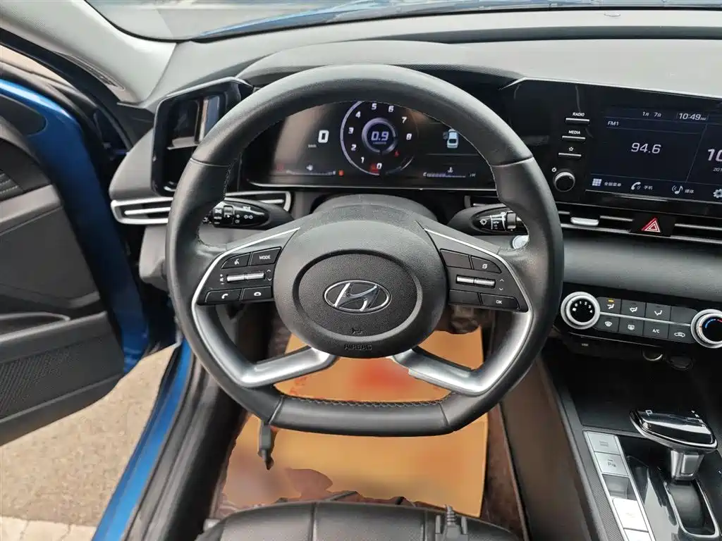 Hyundai Elantra — фото 11