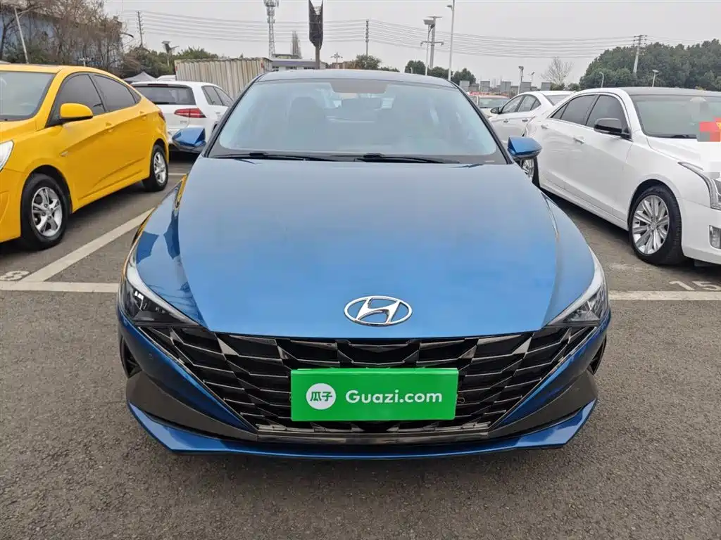 Hyundai Elantra — фото 3