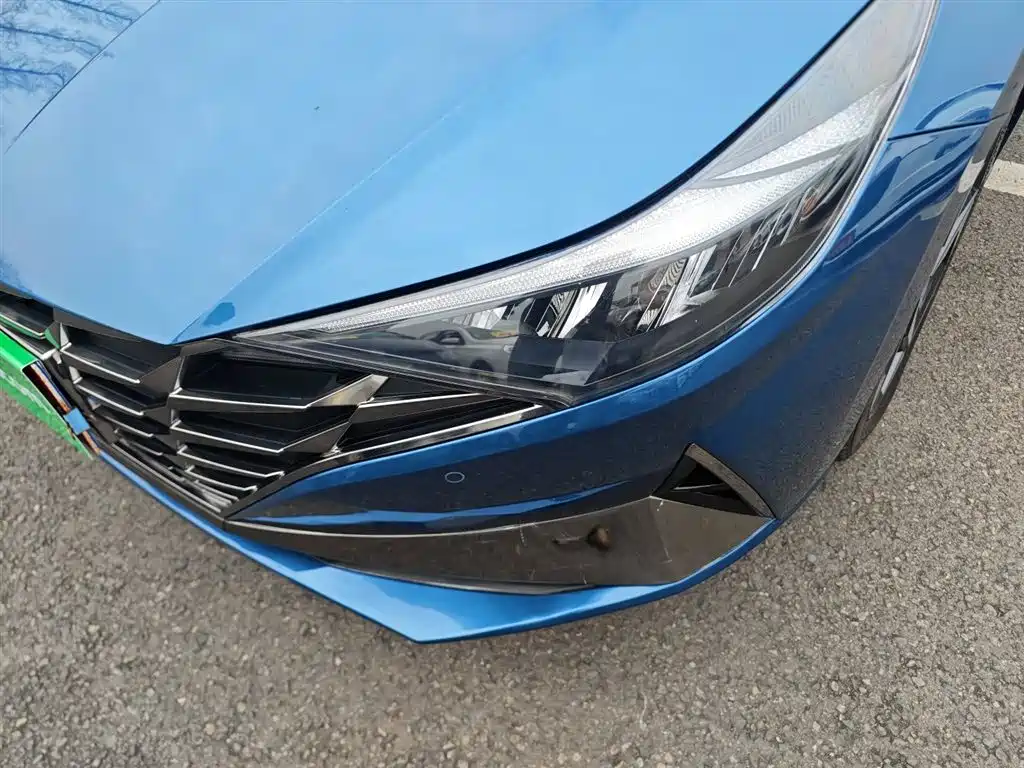 Hyundai Elantra — фото 24