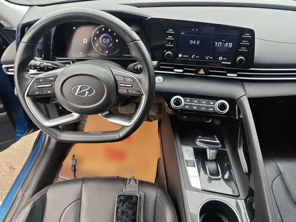Hyundai Elantra — фото 10
