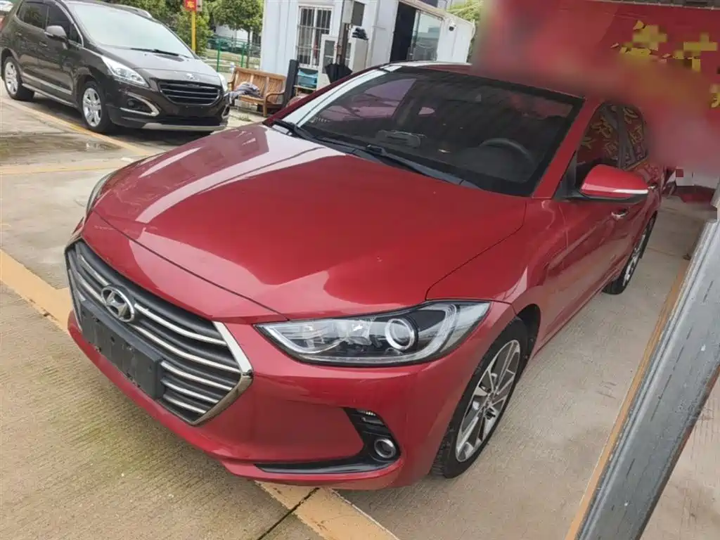 Hyundai Elantra — фото 2