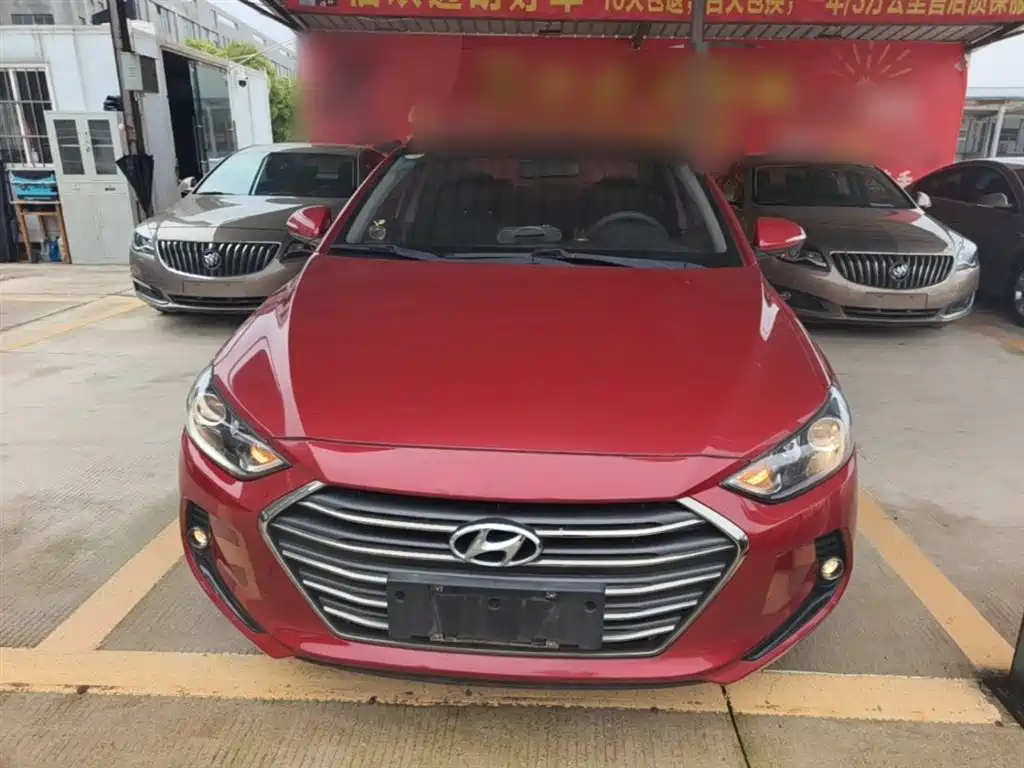 Hyundai Elantra — фото 3