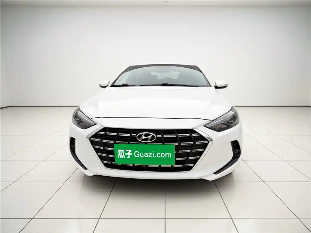 Hyundai Elantra — фото 23