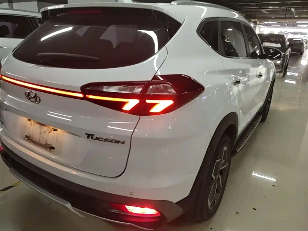 Hyundai Tucson — фото 8
