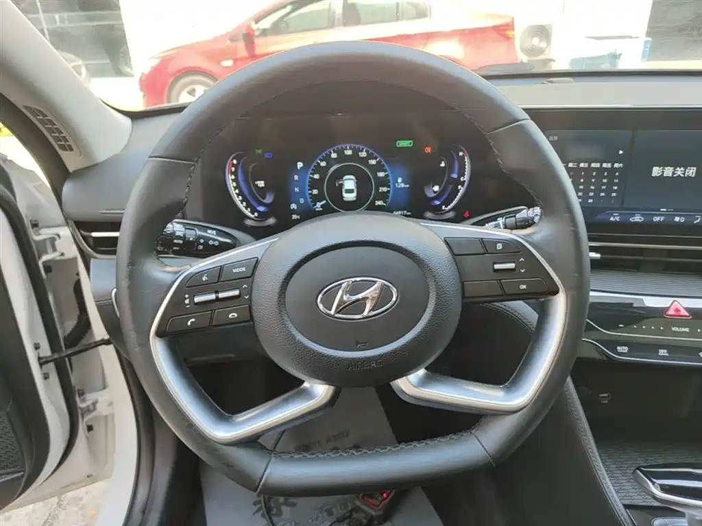 Hyundai Mistra — фото 11