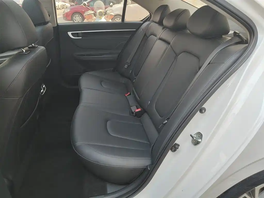 Hyundai Mistra — фото 17