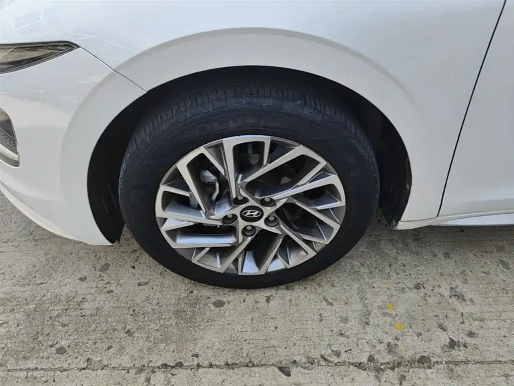 Hyundai Mistra — фото 23