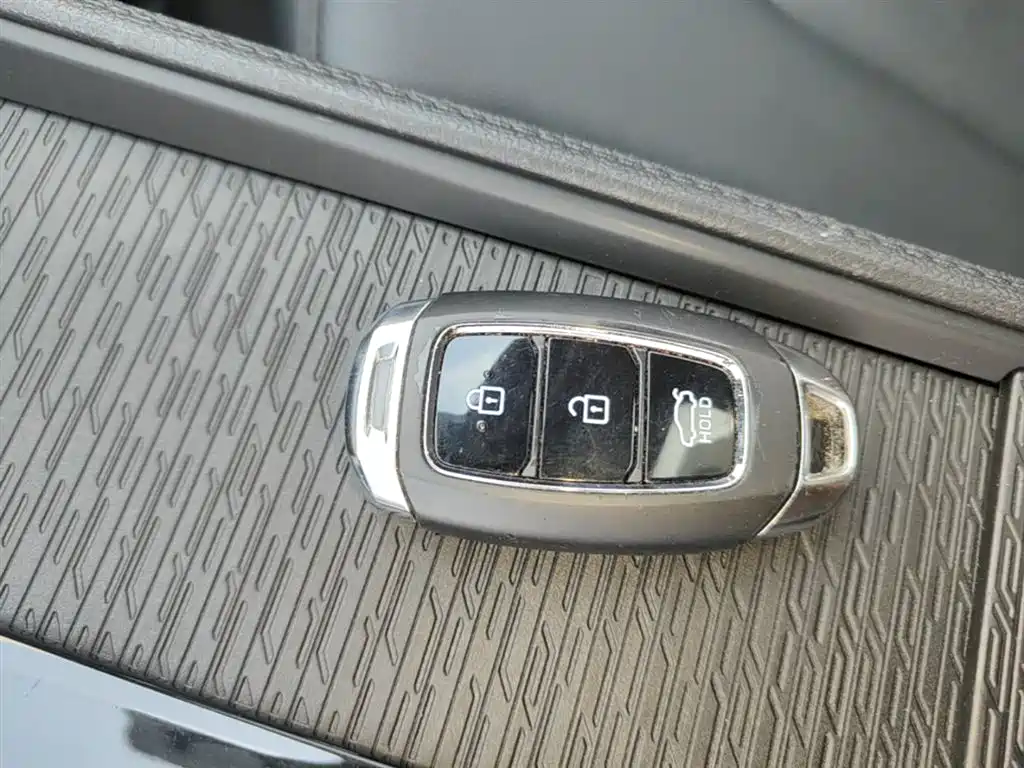 Hyundai Mistra — фото 9