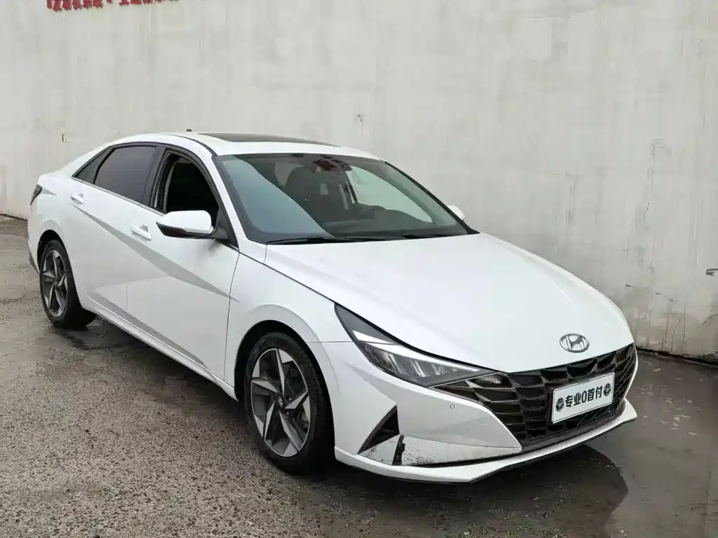 Hyundai Elantra — фото 3