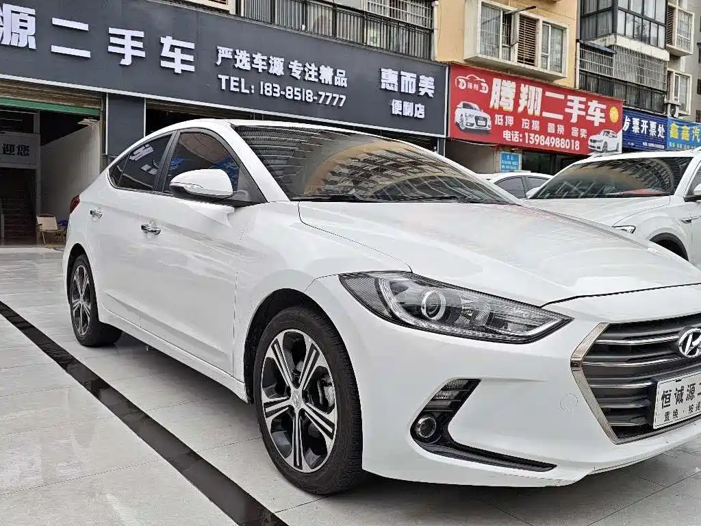 Hyundai Elantra — фото 2