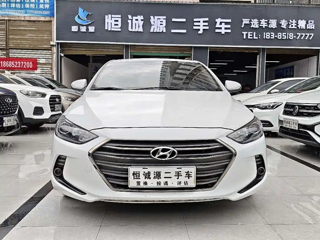 Hyundai Elantra — фото 3