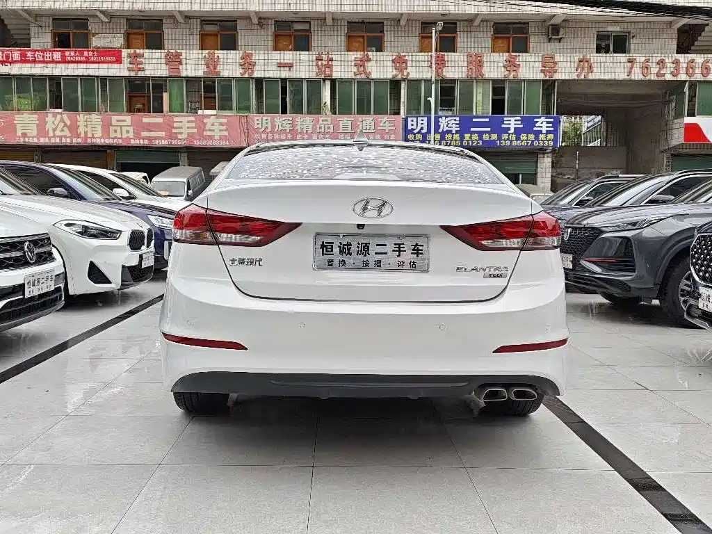Hyundai Elantra — фото 9