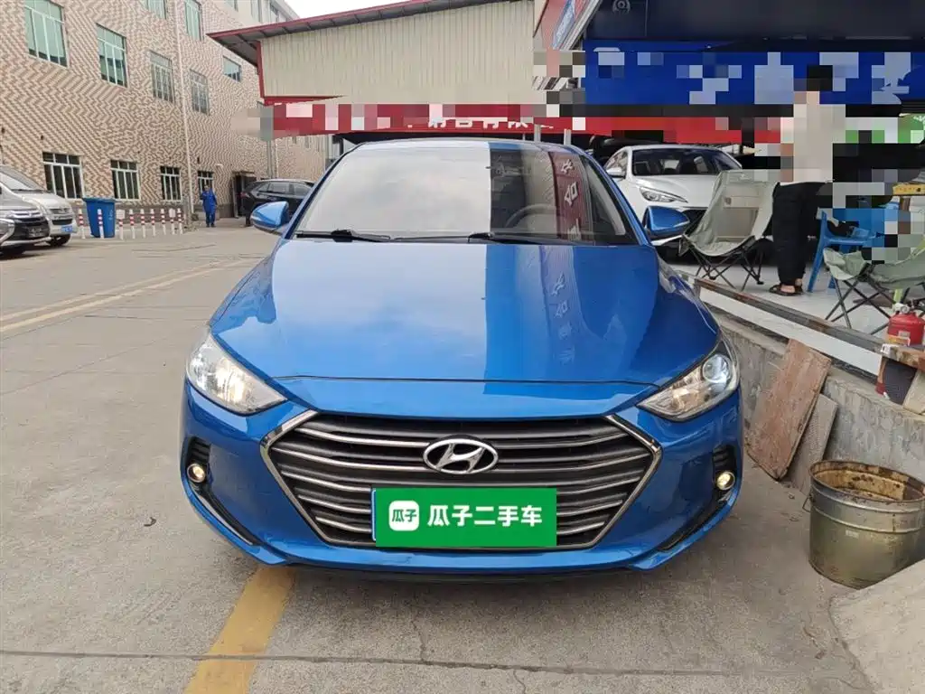 Hyundai Elantra — фото 3