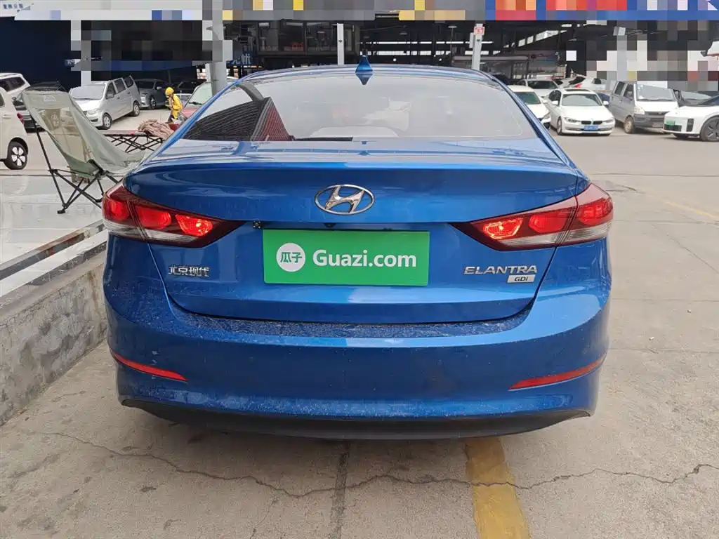 Hyundai Elantra — фото 6