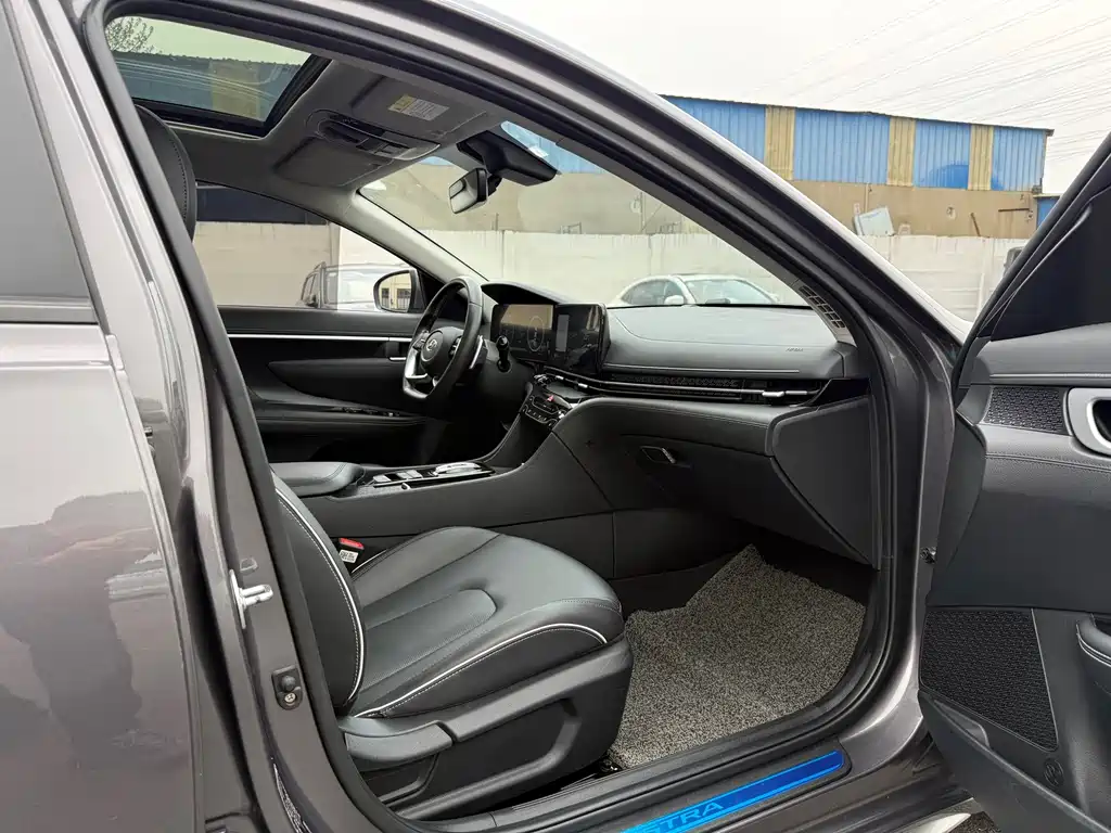 Hyundai Mistra — фото 19