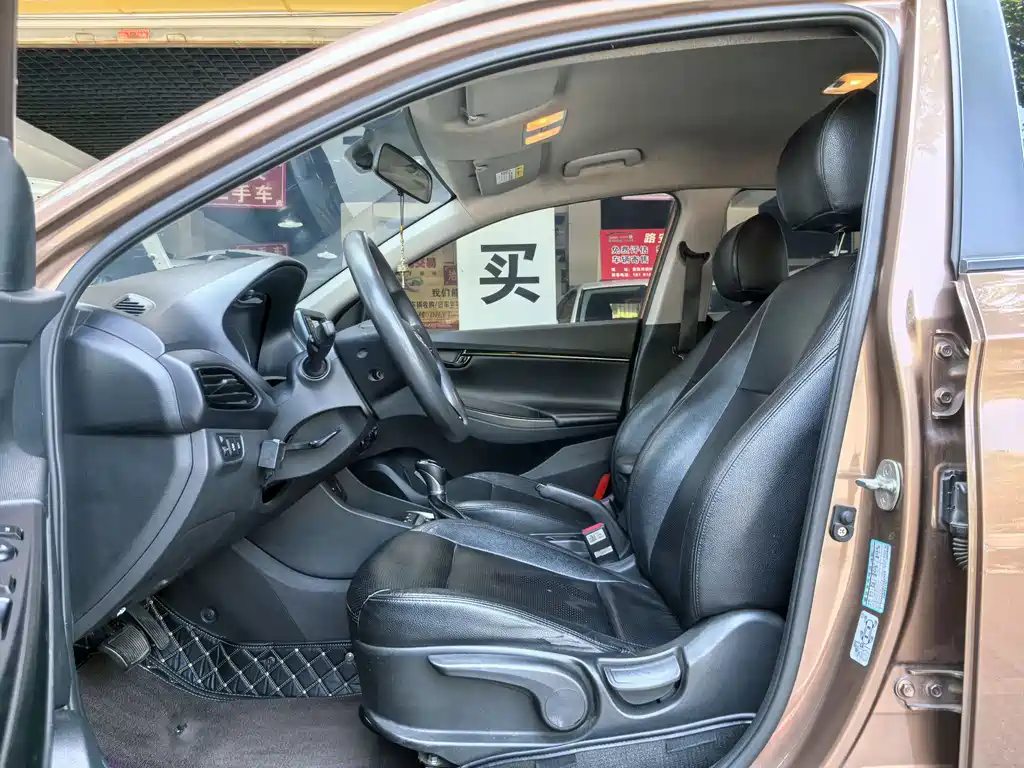 Hyundai Elantra — фото 10
