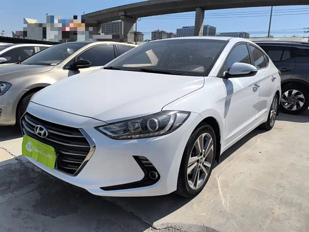 Hyundai Elantra — фото 2