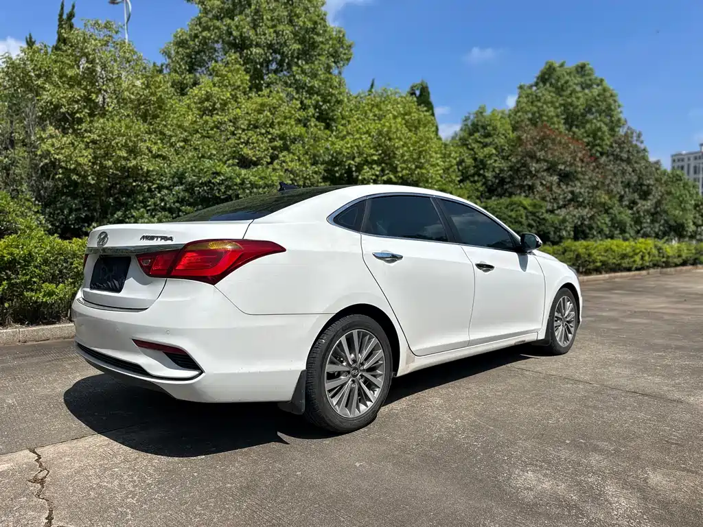 Hyundai Mistra — фото 6