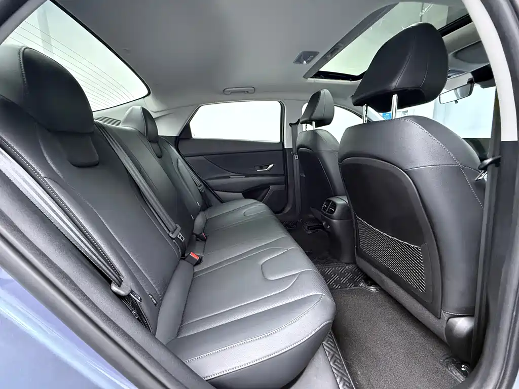 Hyundai Elantra — фото 10
