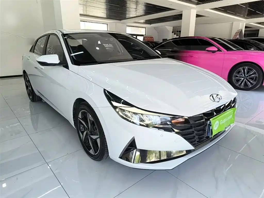 Hyundai Elantra — фото 4