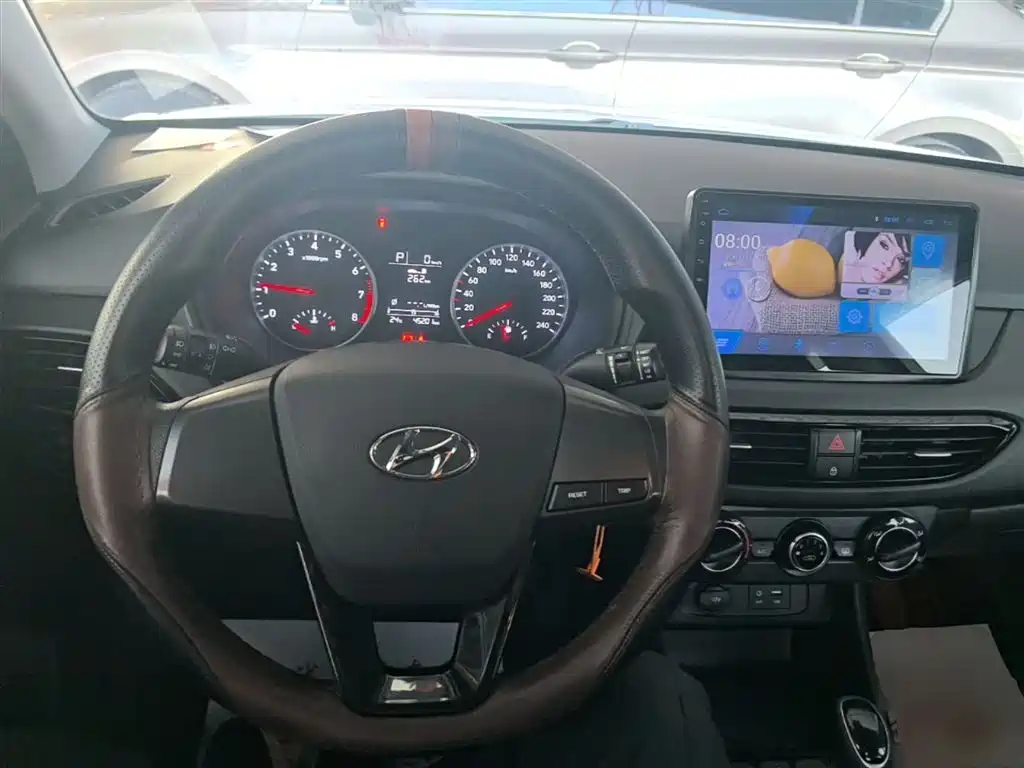 Hyundai Elantra — фото 10