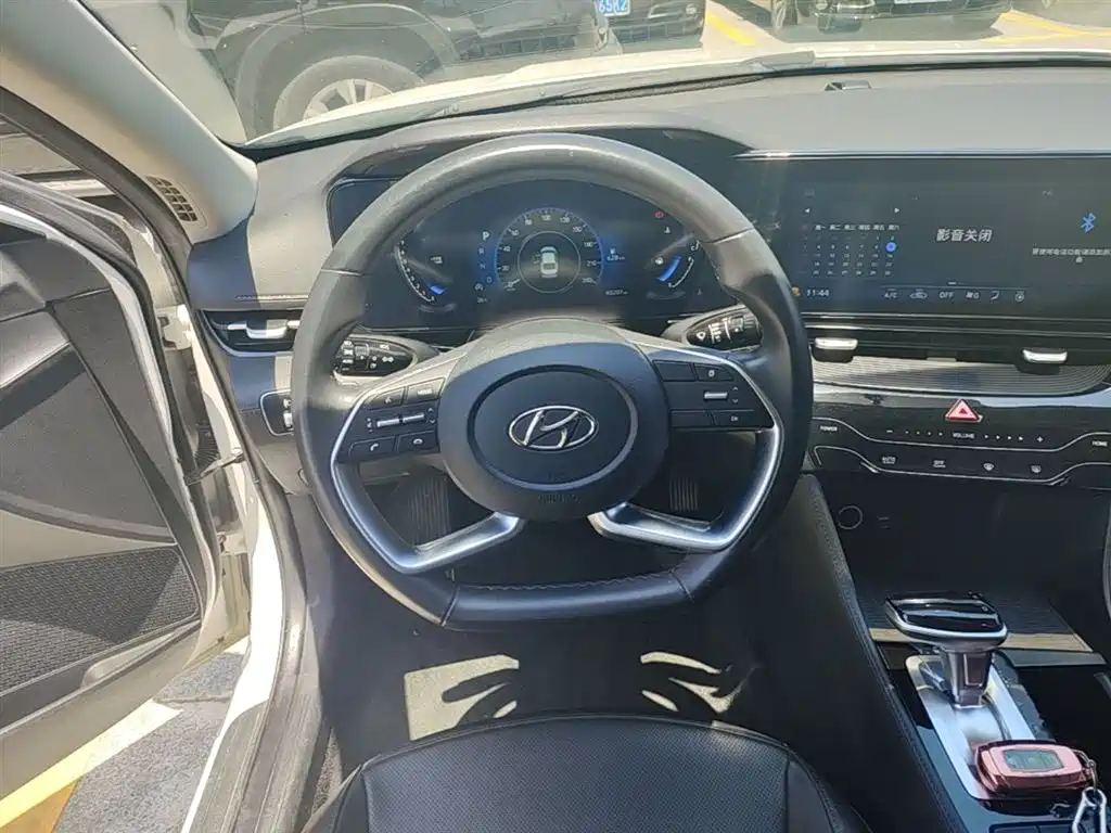 Hyundai Mistra — фото 11