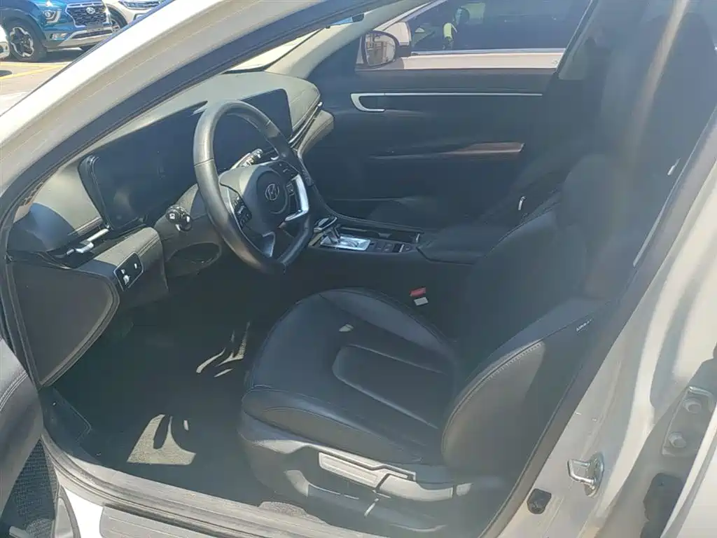 Hyundai Mistra — фото 15
