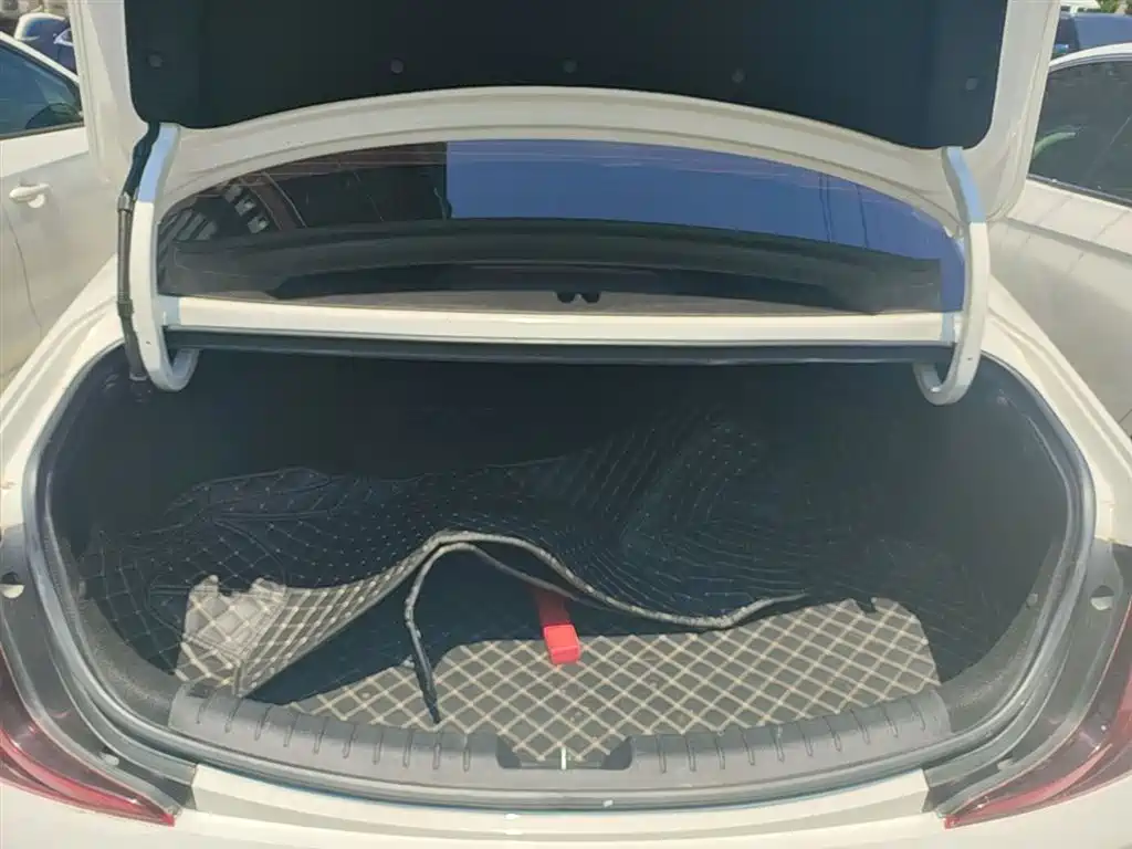 Hyundai Mistra — фото 19
