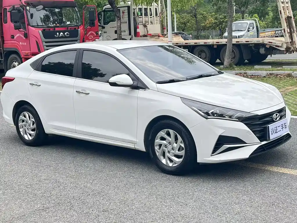 Hyundai Verna — фото 3
