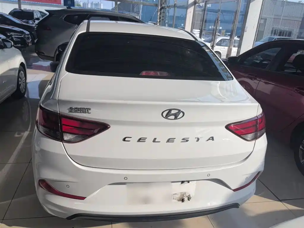 Hyundai Elantra — фото 6